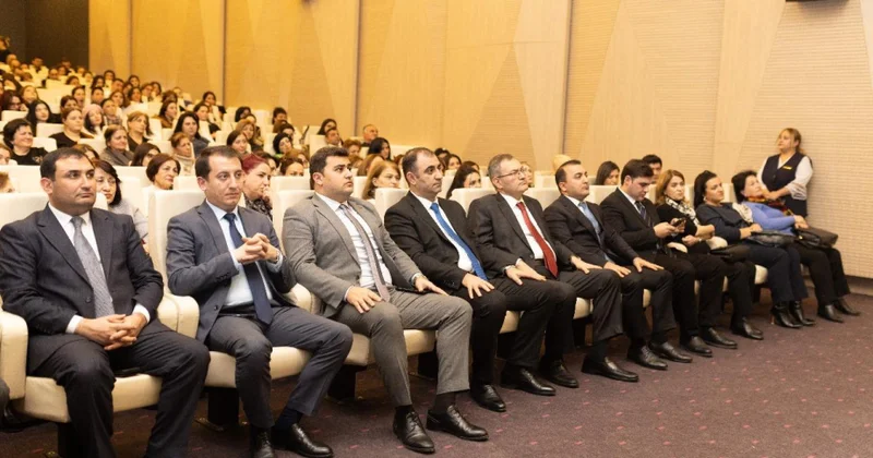 Gəncədə Həmrəyliyin rəngləri adlı sərgi açılıb