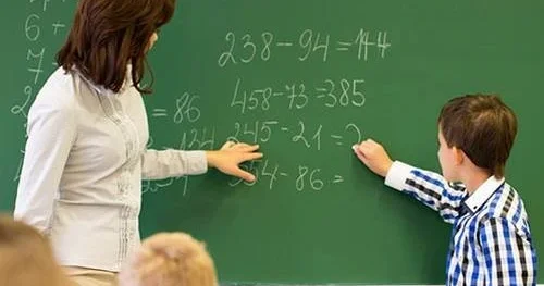 Ekspert: Müəllim və şagirdlər gizli çəkilişlərdən qorunmalıdır