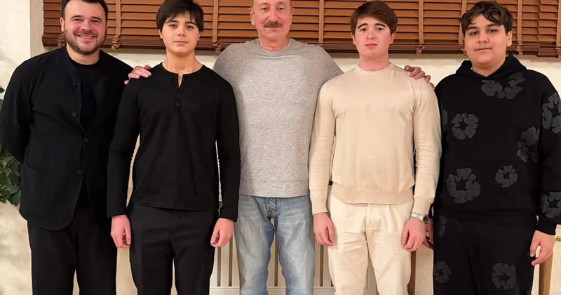Emin Ağalarovla əkizləri Prezidenti belə təbrik etdilər Fotolar