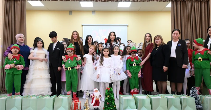 Leyla Əliyeva, Arzu Əliyeva və Alena Əliyeva Bakı şəhəri 5 nömrəli internat tipli xüsusi ümumtəhsil məktəbində olublar