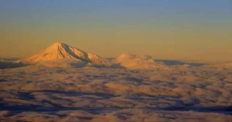 Özünü peyğəmbər elan edib Nuhun gəmisini yenidən tikdi: Dekabrla bağlı bəd proqnoz verdi