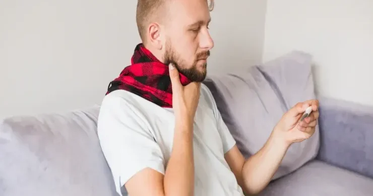 Dərmansız boğaz ağrısının qarşısını almağın 5 yolu