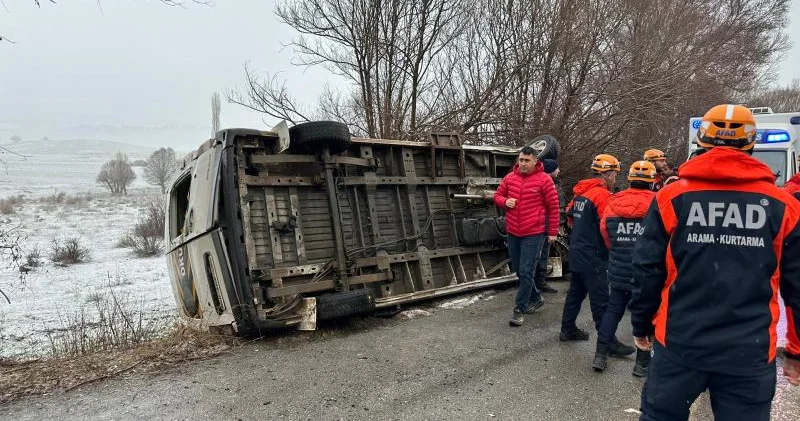 Məktəbli avtobusu aşdı, çoxlu sayda yaralı var