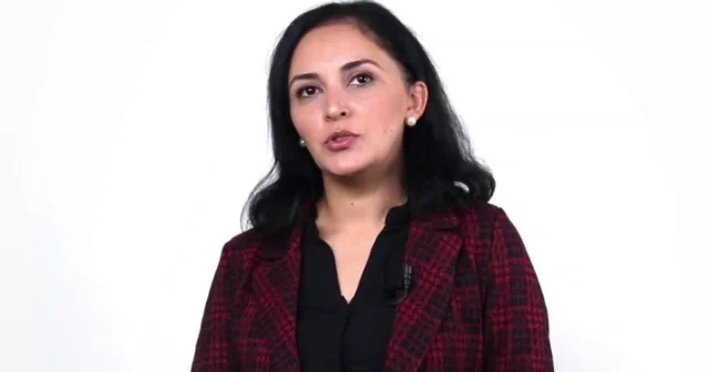 Bu xanım Bakıda eyni anda iki məktəbə direktorluq edir