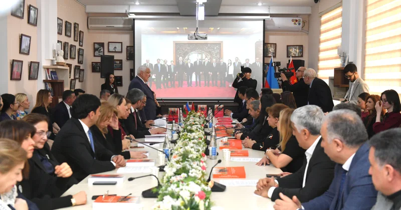 ADU da “Azərbaycan Çin. Prezident Salnaməsi (2003 2025 ci illər)” kitabının təqdimat mərasimi keçirilib
