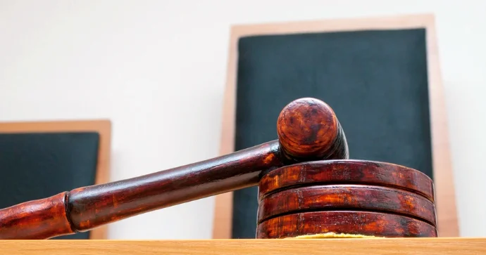 On iki dəfə hökm oxunan futbolçu həbs olunmayıb