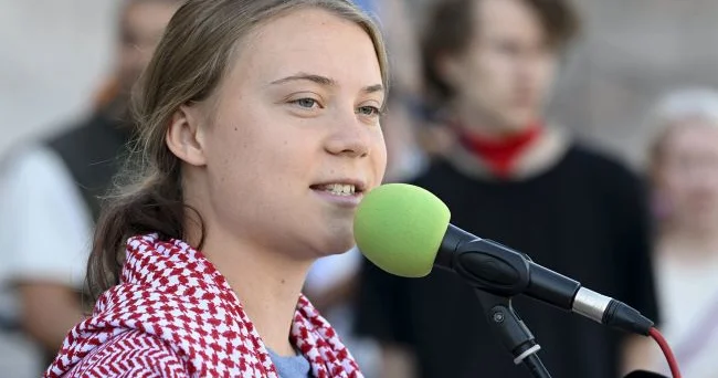 Qreta Tunberq Londonda Fələstinə dəstək aksiyasında həbs olunduqdan sonra azadlığa buraxılıb