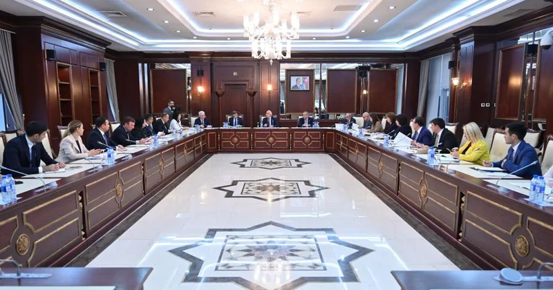 Deputat: Magistraturanı bitirənlər daha yüksək maaş almalıdır