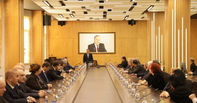 BDU da “Güclü lider, güclü dövlətçilik, davamlı inkişaf mövzusunda dəyirmi masa keçirilib