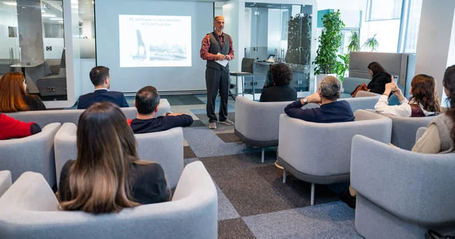 “Avromed Company” MMC nin baş ofisində media nümayəndələri üçün Bakı şəhərinin tibbi tarixinin formalaşma mərhələlərinə həsr olunmuş təqdimat keçirilib