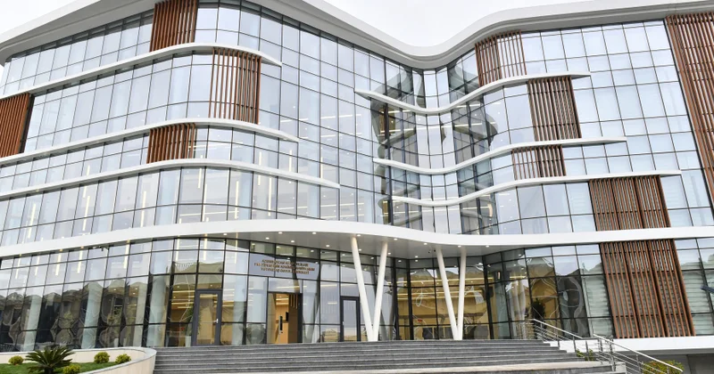 AZƏRBAYCAN RESPUBLİKASI PREZİDENTİ ADMİNİSTRASİYASININ VƏTƏNDAŞ QƏBULU MƏRKƏZİNDƏ 2026 cı ilin yanvar ayında vətəndaşların qəbulu CƏDVƏLİ