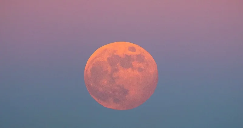 Землю 3 января будет освещать самое крупное Солнце в году