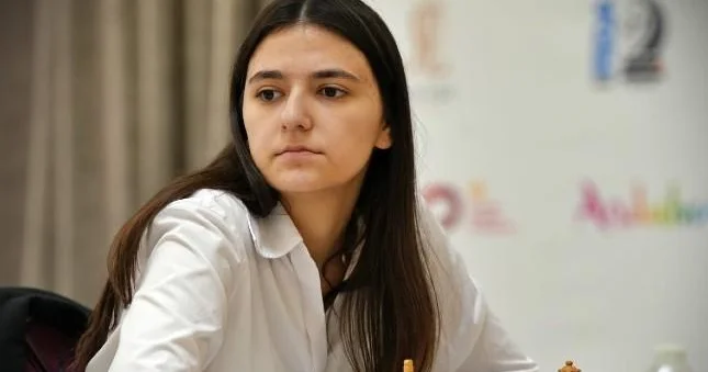 Kişi şahmatçılarla qarşılaşmaq daha maraqlı ola bilər