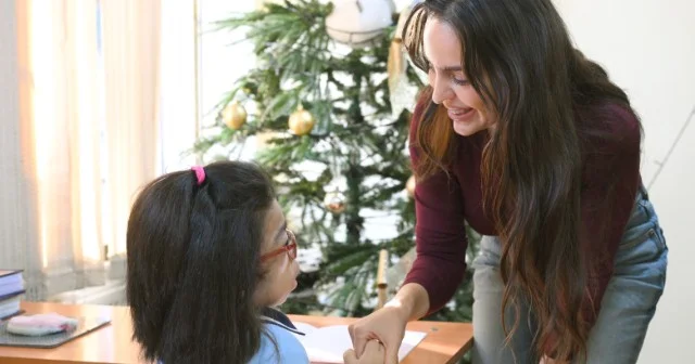 Prezidentin qızları və gəlini internat məktəbində olublar FOTOLAR