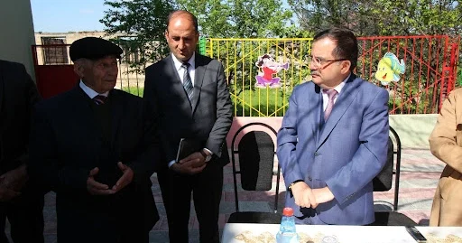 Kabinetdə deyil, camaatın yanındadır Rəcəb Babaşov əsl işgüzar vətəndaşlıq nümunəsi göstərir