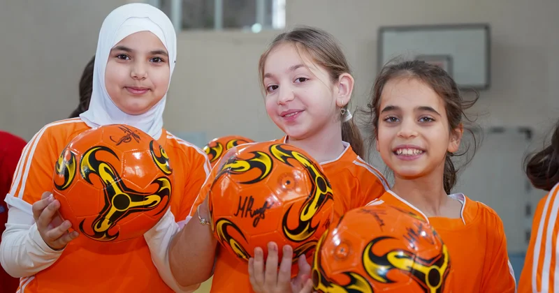 Futbola doğru ilk addımlar: Məktəblilərlə görüşdən FOTOREPORTAJ