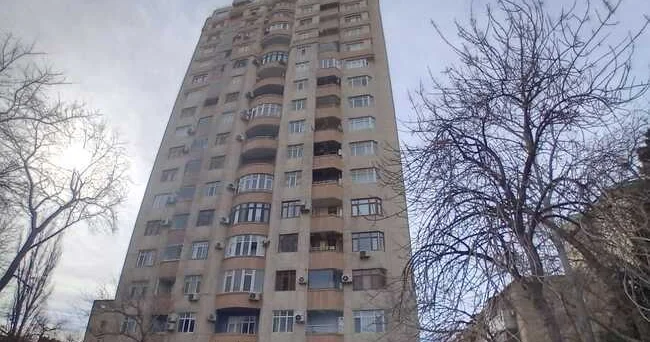 5 6 ilə yaxındır, özəl sektordakı inşaat şirkətlərinə yeni layihələrin aparılması ilə bağlı icazələrin verilməsi məhdudlaşıb