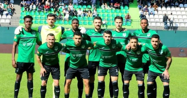 Vüsal Albaniyada qırmızı aldı