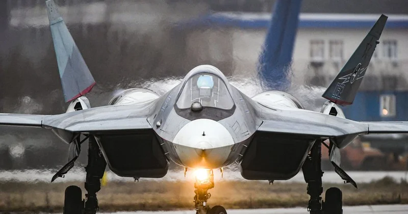 Su 57 Rusiya qırıcısı Qərb təyyarələrini manevr qabiliyyəti ilə üstələyir