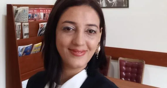 Ağ rəngin poeziyada harmoniyası