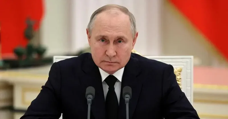 Putin: Rusiya bütün çətinliklərə baxmayaraq irəliləyir və inkişaf edir