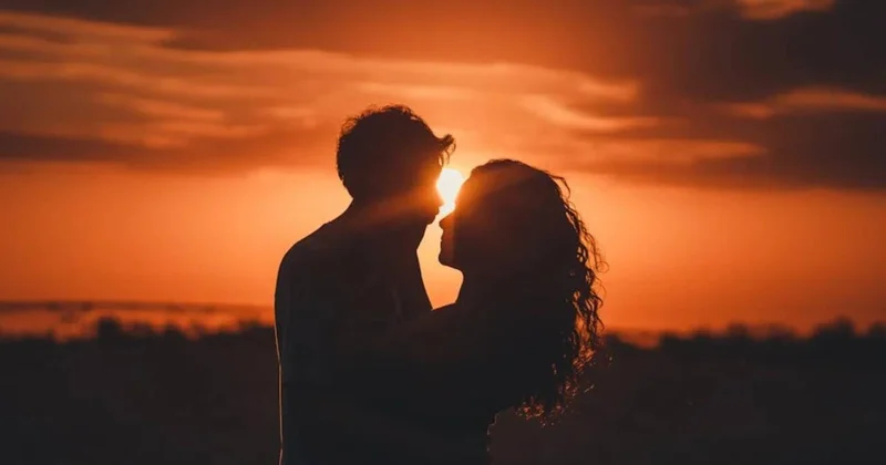 Sevdiyiniz insanın sizinlə olduğu üçün şanslı olduğunu göstərən 3 əlamət