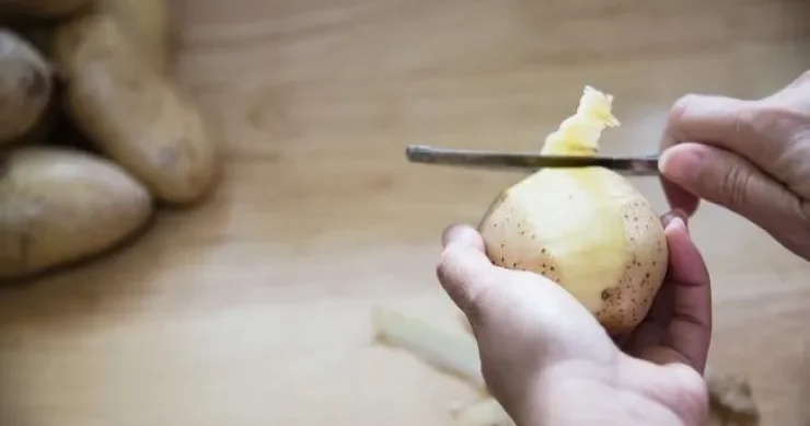 Kartofu saniyələr içində soymaq üçün maraqlı ÜSUL