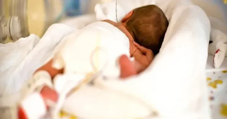 Abşeronda FACİƏ: 2 aylıq körpə yeməkdən BOĞULDU