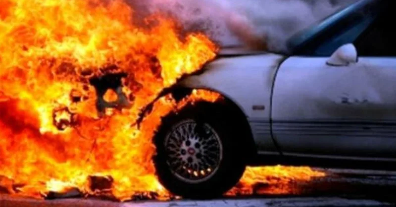 Gəncədə maşın yandı