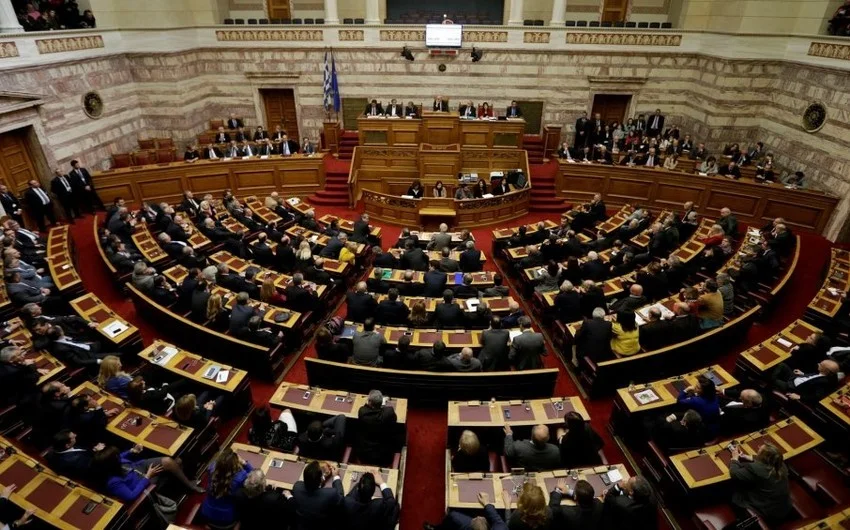 Yunanıstan parlamenti ilk turda prezidenti seçə bilmədi