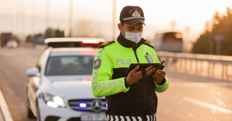 Yol polisinin tələbi ilə sürücülərə baqajı açmaq QADAĞAN EDİLDİ