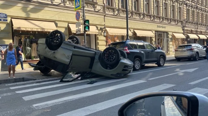 Bakıda “Range Rover” aşıb VİDEO