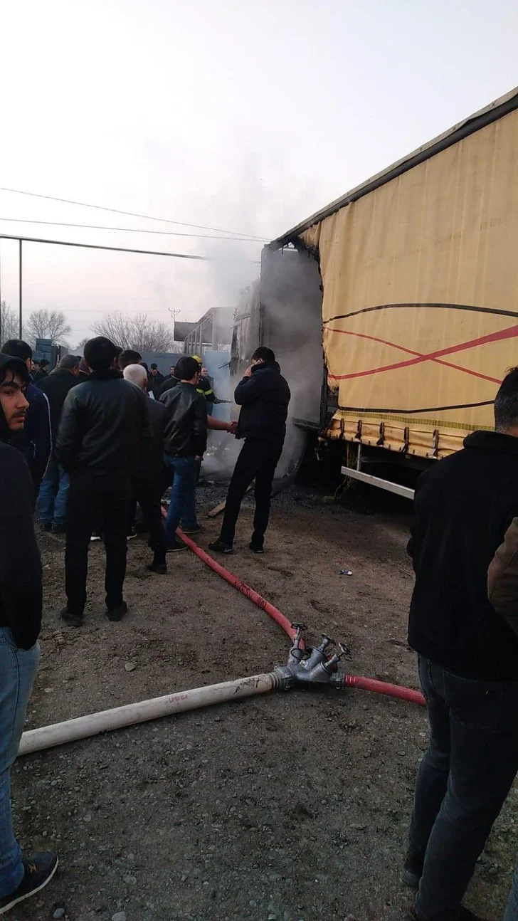 В Сальяне отец и сын пострадали при взрыве топливного бака фуры