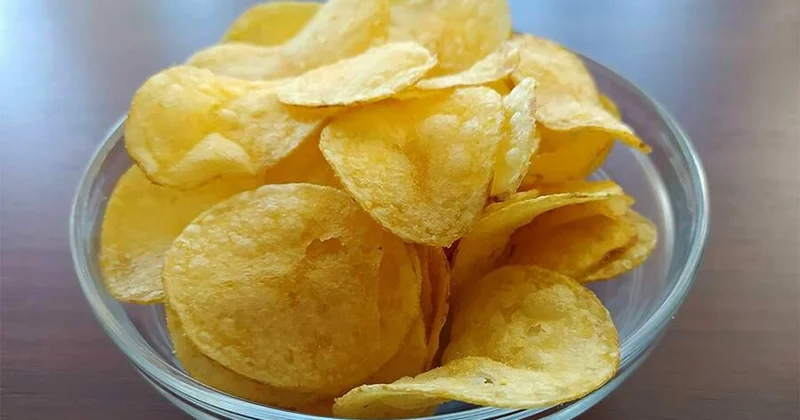 Врач назвала провоцирующие отеки продукты