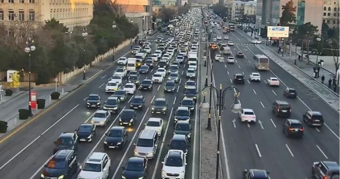 Tıxac işə gecikmək üçün üzrlü səbəbdirmi? EKSPERT RƏYİ