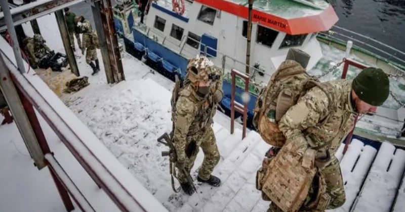 Sloveniya təlim üçün Qrenlandiyaya iki zabit göndərib