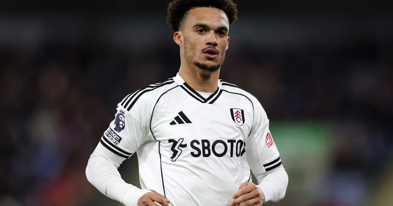 “Liverpul” sol cinah üçün yeni namizəd müəyyənləşdirib