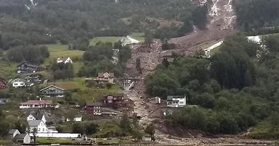 Pakistanda təbii fəlakət: 5 nəfər öldü