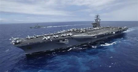 Sərhəddə panika: ABŞ ın zərbə qrupu İrana yaxınlaşır