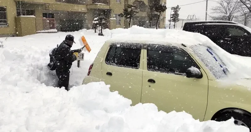 Yaponiyada qarlı və buzlu yollarda 13 nəfər xəsarət alıb