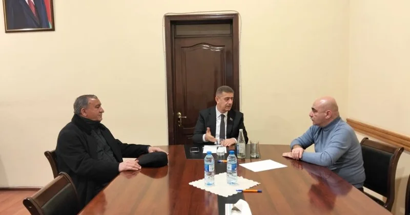 Deputat Elşad Musayev seçiciləri qəbul edib