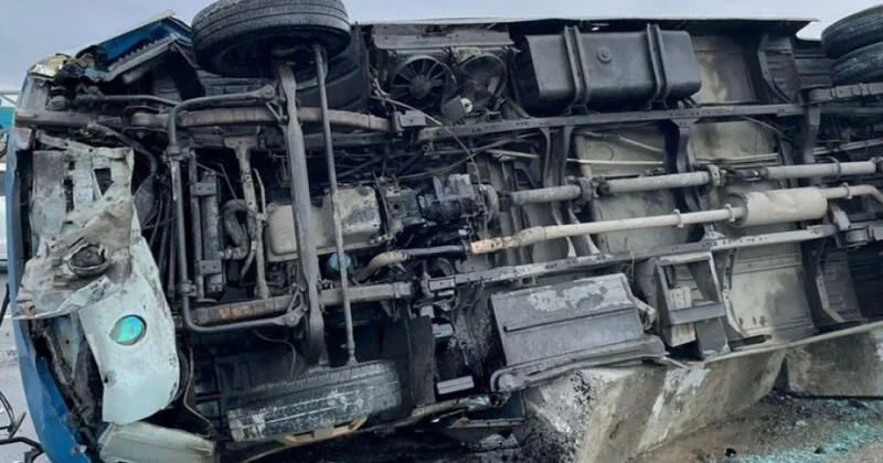 Samuxda fəhlə daşıyan sərnişin mikroavtobus aşıb, ölən və xəsarət alanlar var