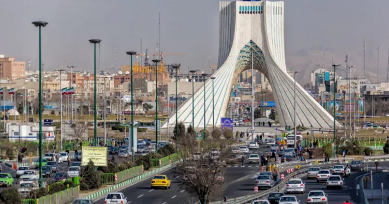 İranda qeyri adi vəziyyət: Tehran hücuma hazırlaşır FOTO