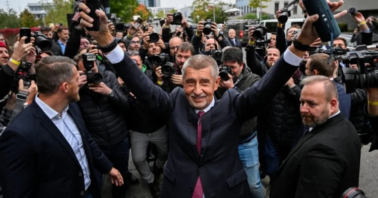 Andrey Babiş sədr vəzifəsində qalıb