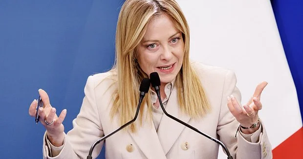 Meloni Trampın fikirlərini qəbuledilməz adlandırdı