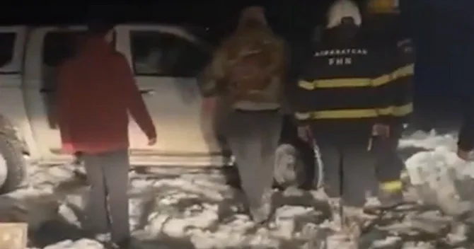 Jeep və Mitsubishi də köməksiz qalan vətəndaşlara yardım edildi