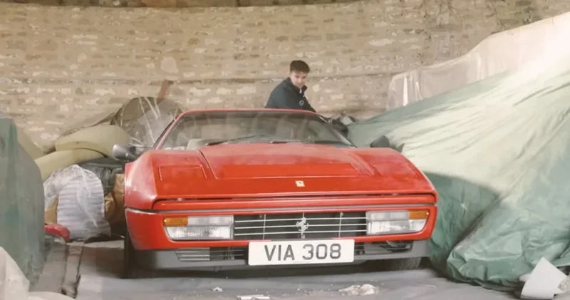 28 ildir anbarda unudulmuş Ferrari aşkar edildi