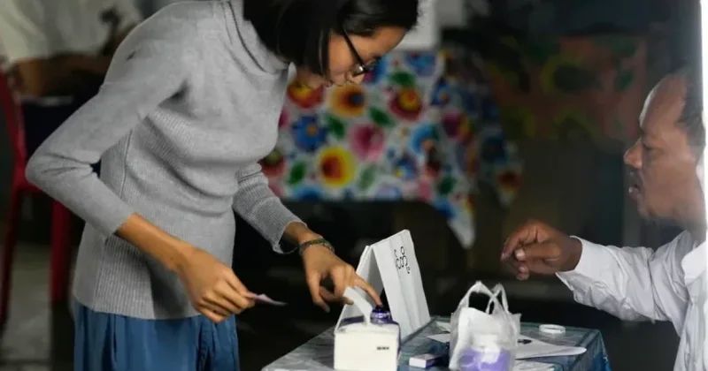 Myanmada seçkilərin son mərhələsi keçirilir, hərbi dəstəyi olan partiyanın böyük qələbəsi gözlənilir