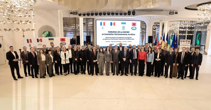 В Румынии в рамках регионального форума организована фотовыставка, посвященная архитектуре Азербайджана