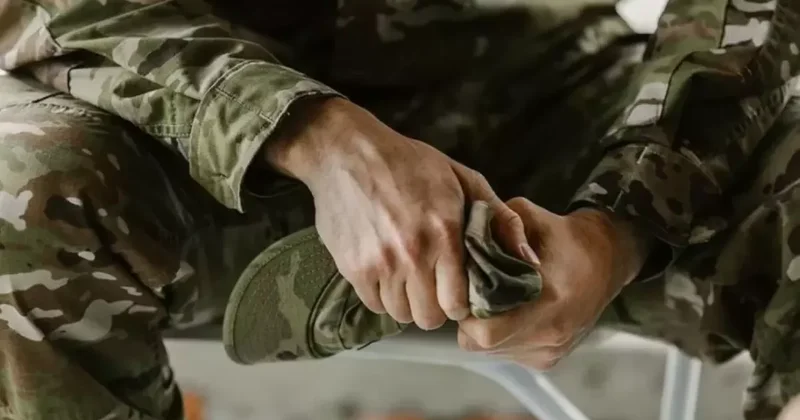 В Казахстане солдат срочник выстрелил в себя из табельного оружия